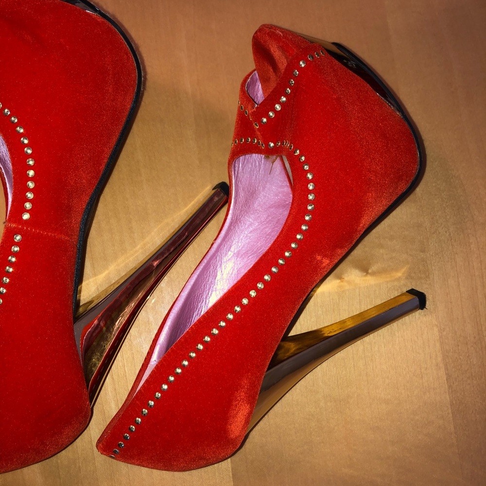 Heels - Picture 2 of 6